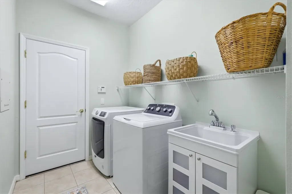 428 Snapdragon Loop Bradenton FL 34212