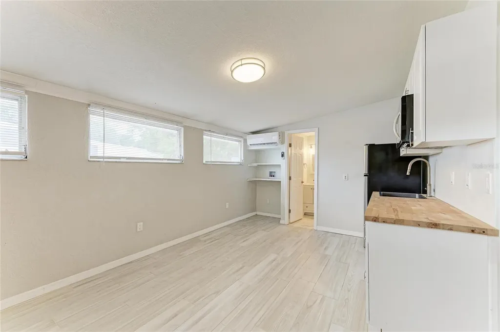 161 Suntan Avenue Sarasota FL 34237