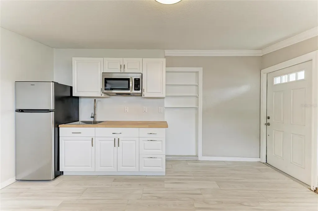 161 Suntan Avenue Sarasota FL 34237