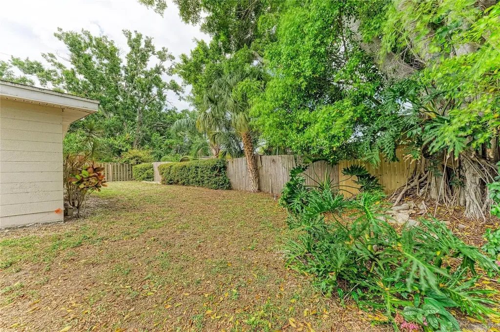 161 Suntan Avenue Sarasota FL 34237