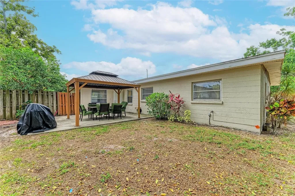 161 Suntan Avenue Sarasota FL 34237