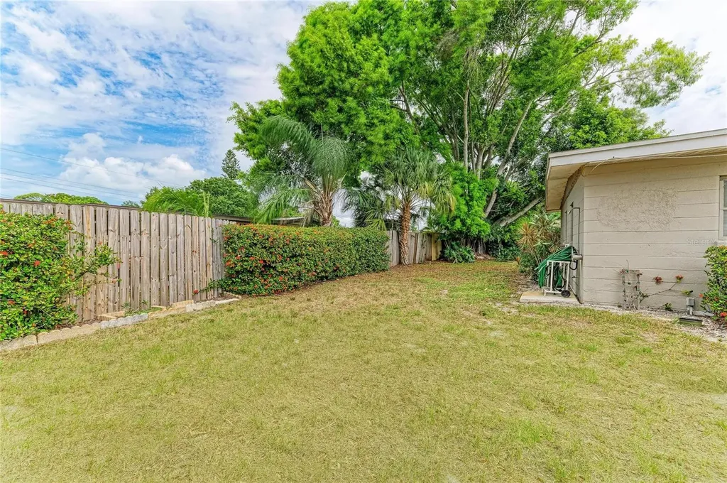 161 Suntan Avenue Sarasota FL 34237
