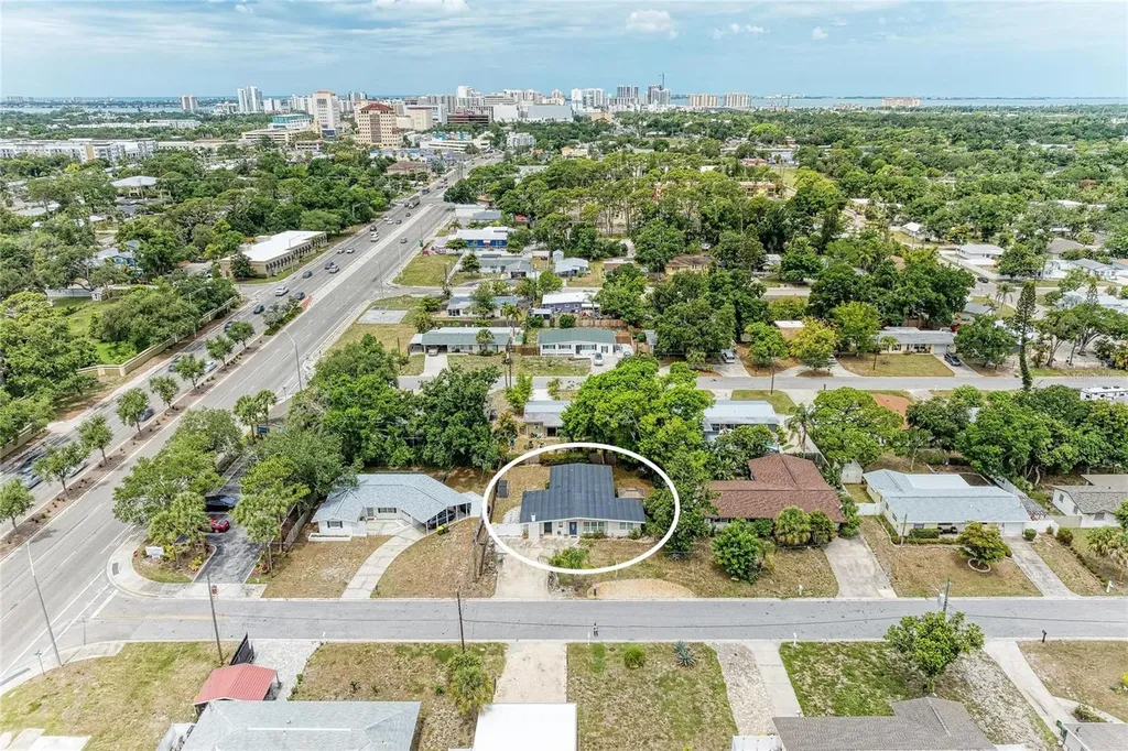 161 Suntan Avenue Sarasota FL 34237
