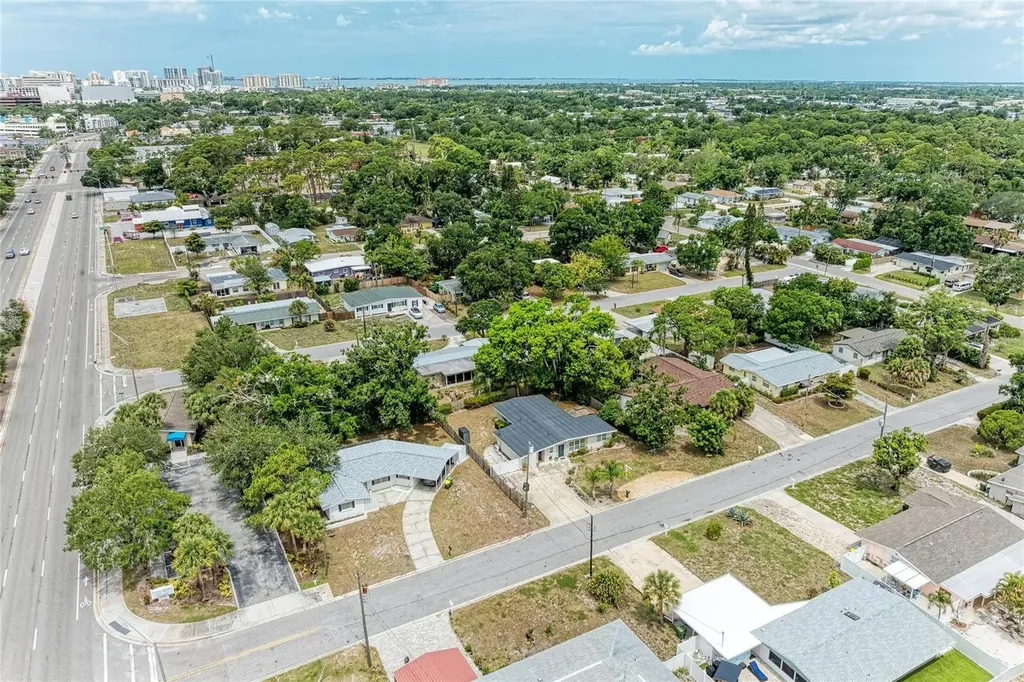 161 Suntan Avenue Sarasota FL 34237