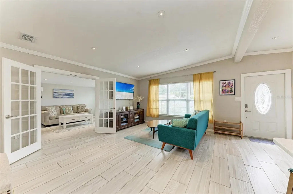 161 Suntan Avenue Sarasota FL 34237