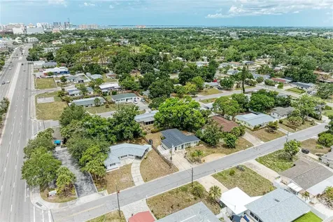 161 Suntan Avenue Sarasota FL 34237