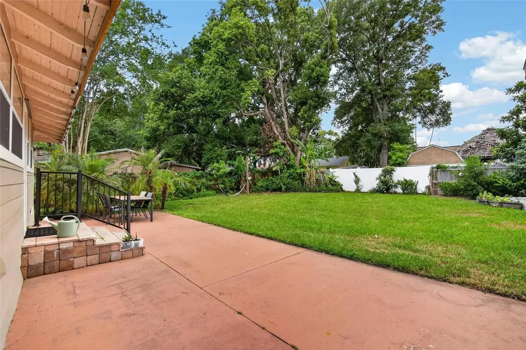 13941 13th Street Dade City FL 33525