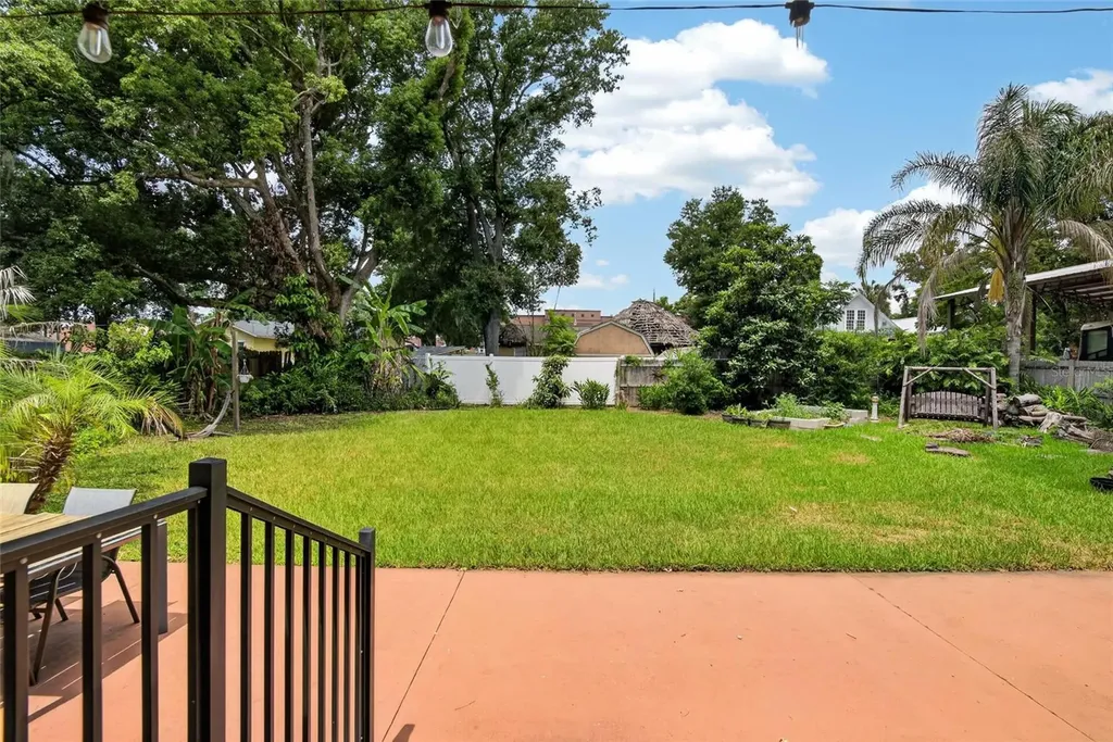 13941 13th Street Dade City FL 33525