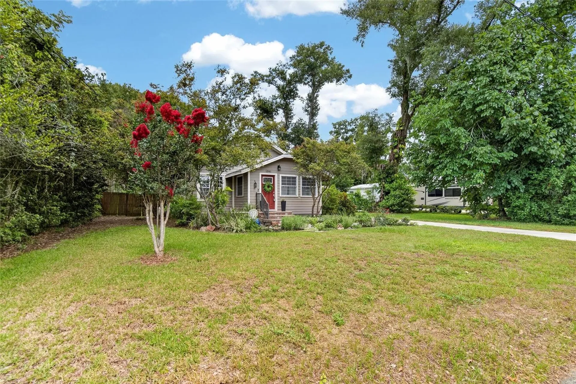 13941 13th Street Dade City FL 33525