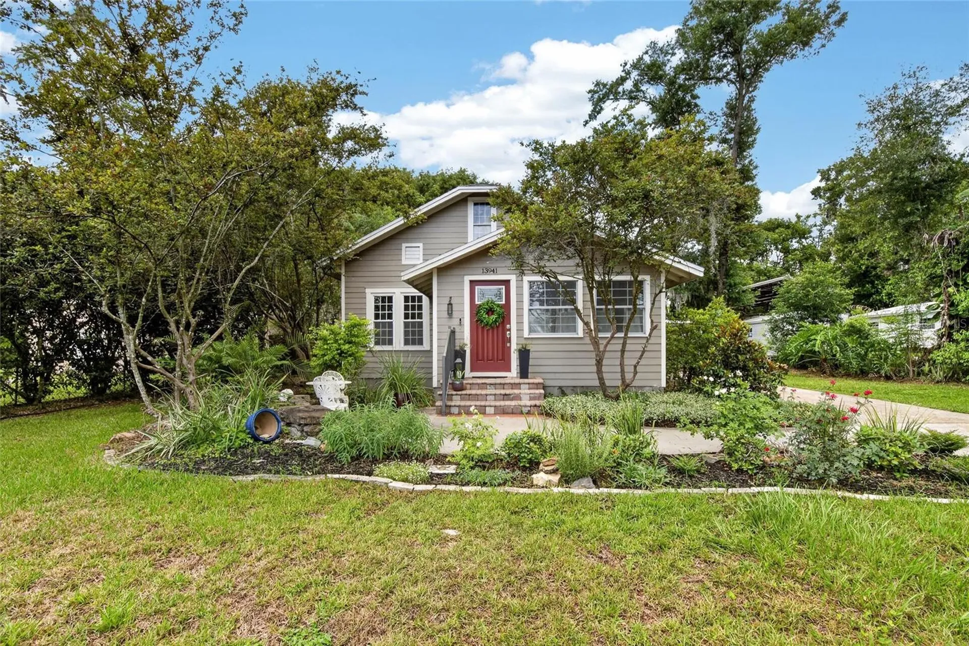 13941 13th Street Dade City FL 33525