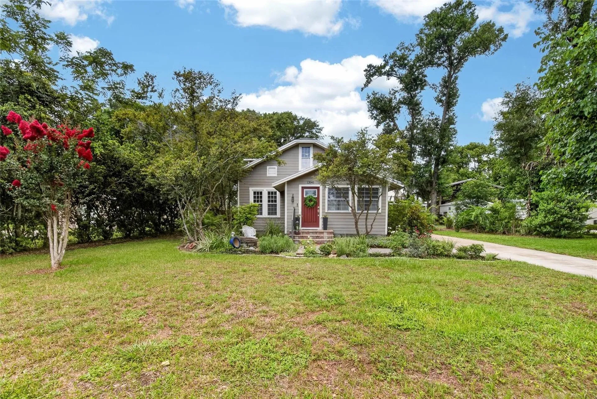 13941 13th Street Dade City FL 33525