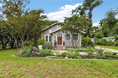 13941 13th Street Dade City FL 33525