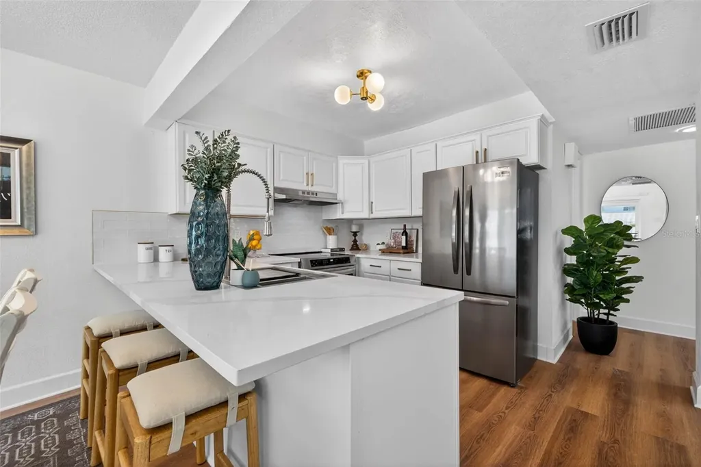 6655 Cape Sable Way NE St Petersburg FL 33702