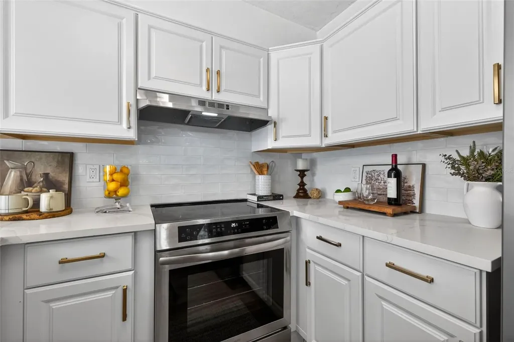 6655 Cape Sable Way NE St Petersburg FL 33702