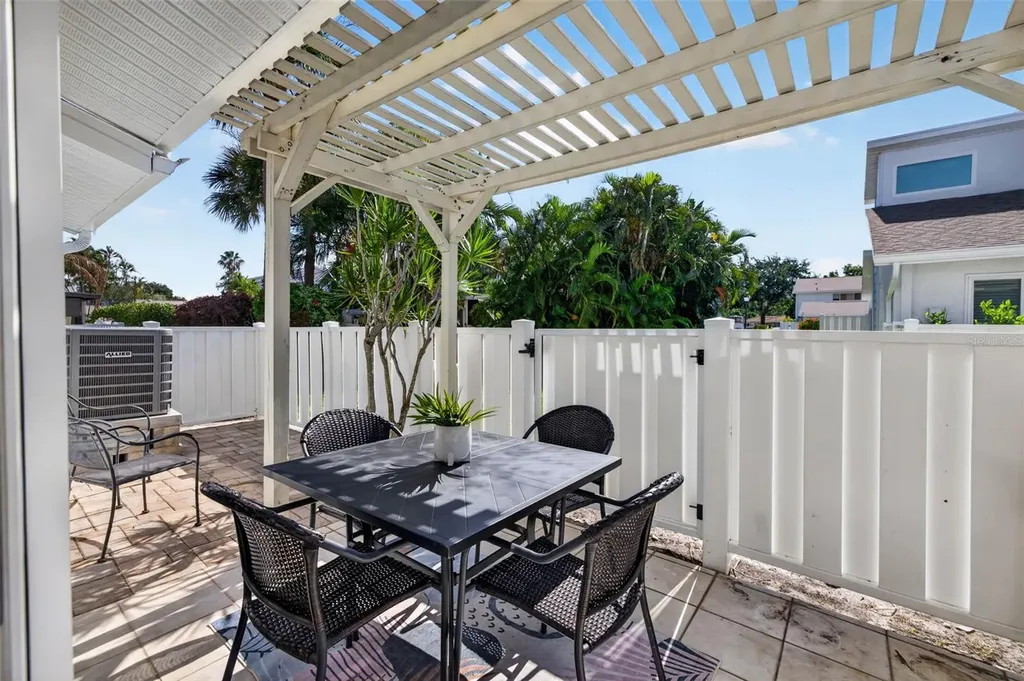 6655 Cape Sable Way NE St Petersburg FL 33702