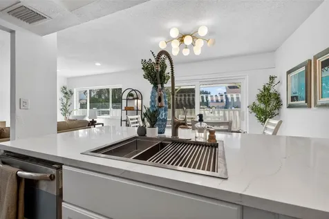 6655 Cape Sable Way NE St Petersburg FL 33702