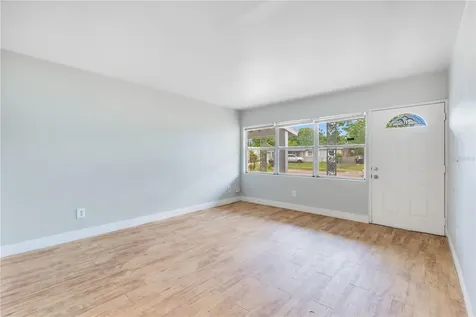 6132 W Livingston Street Orlando FL 32835