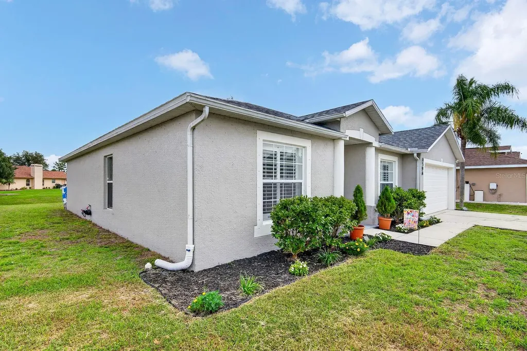 4394 Cuthbert Avenue North Port FL 34287