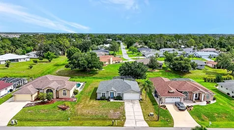 4394 Cuthbert Avenue North Port FL 34287