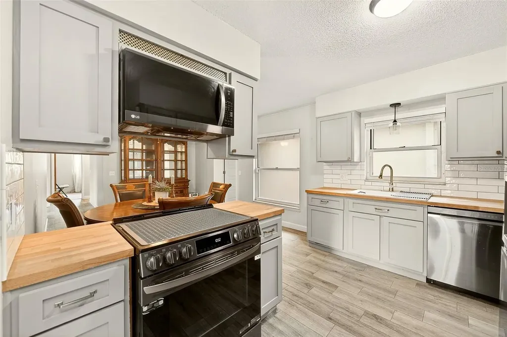 1017 Carolina Avenue Mulberry FL 33860