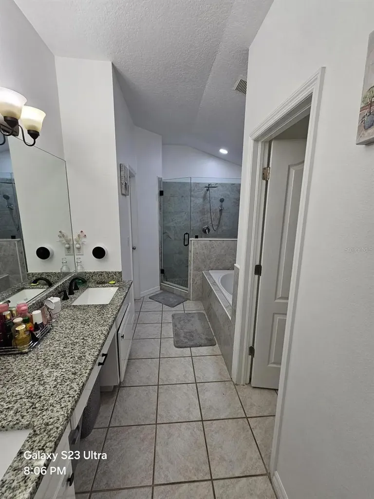 2256 Towering Oaks Circle Seffner FL 33584