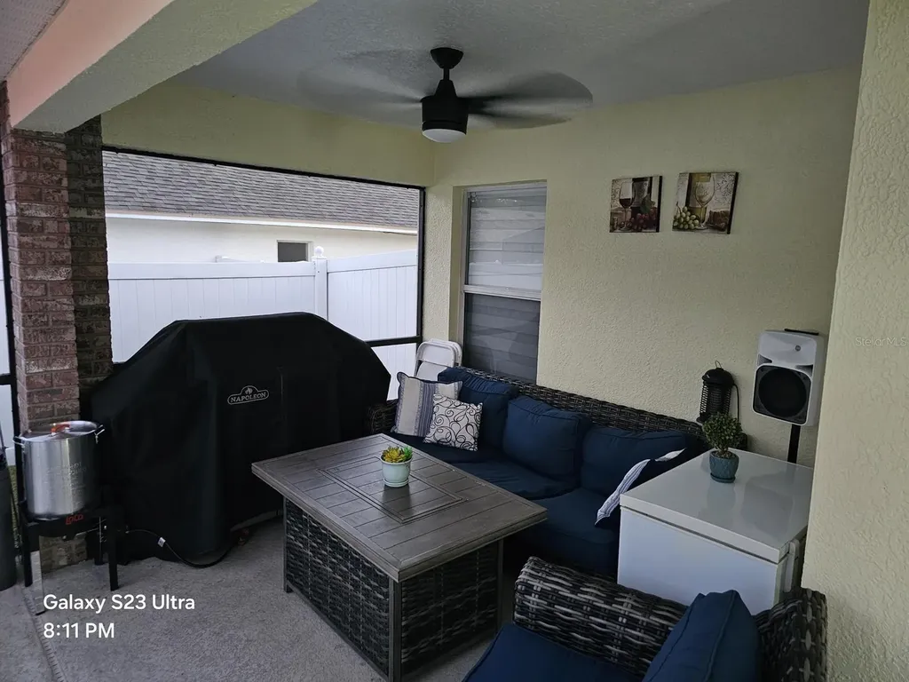 2256 Towering Oaks Circle Seffner FL 33584