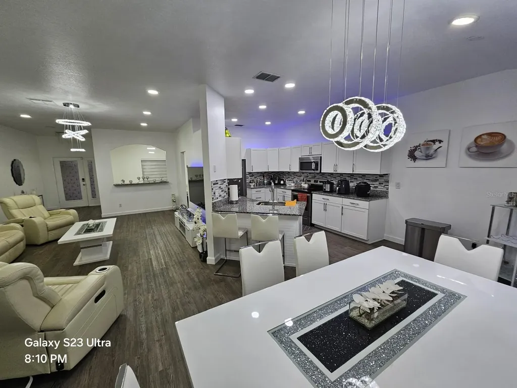 2256 Towering Oaks Circle Seffner FL 33584