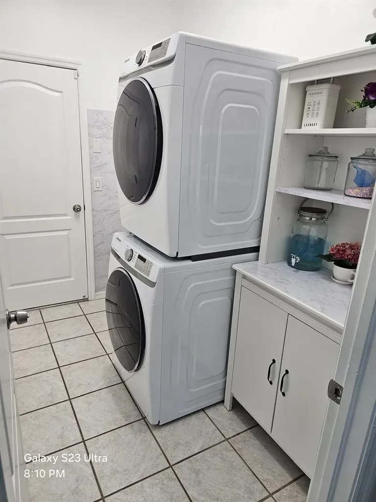 2256 Towering Oaks Circle Seffner FL 33584