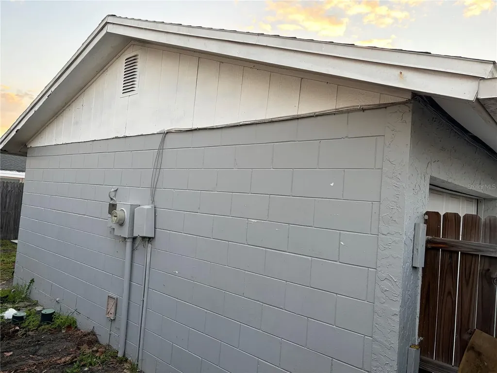 10103 Flair Court Tampa FL 33615