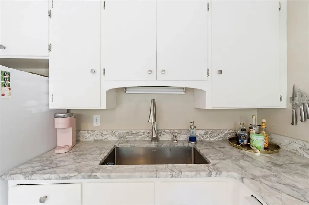 652 Lexington Street Dunedin FL 34698