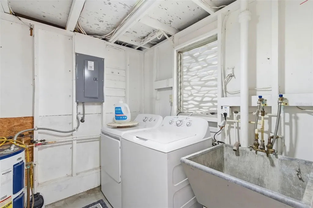 652 Lexington Street Dunedin FL 34698