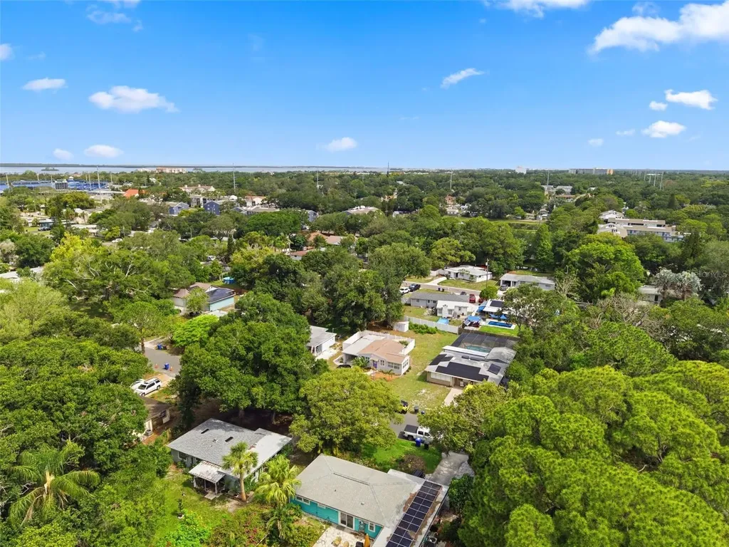 652 Lexington Street Dunedin FL 34698