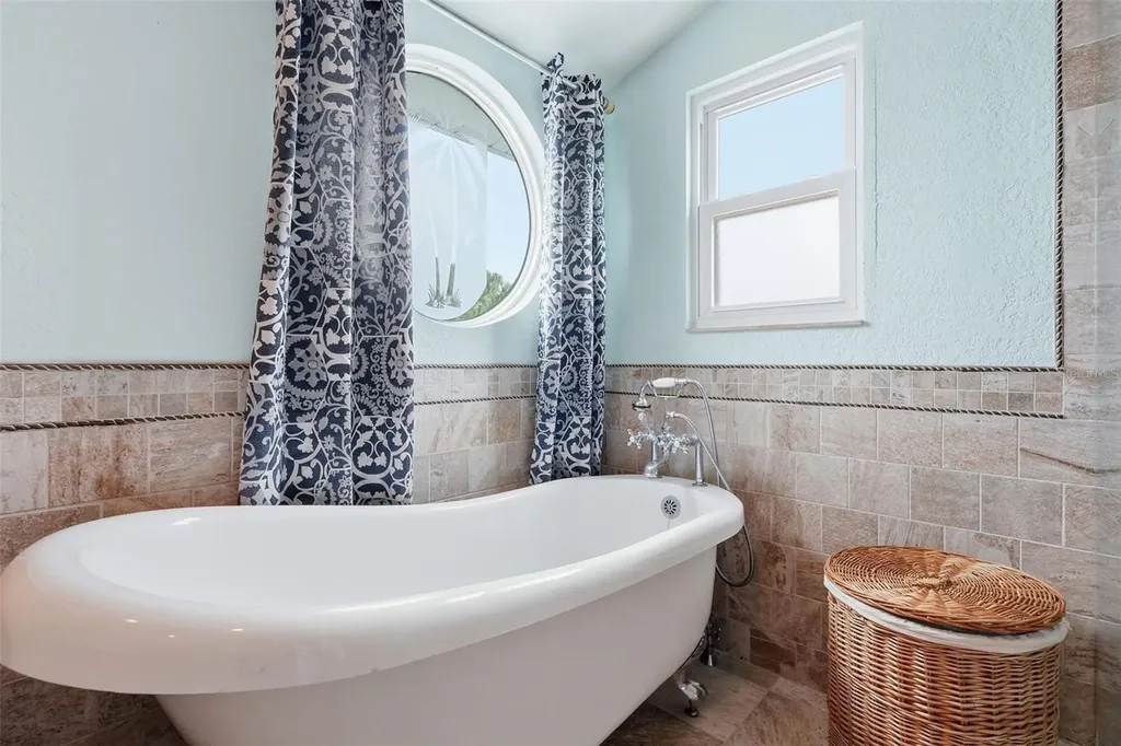 1963 Edgewater Drive Clearwater FL 33755