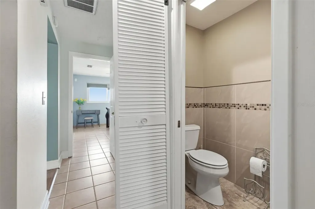 1963 Edgewater Drive Clearwater FL 33755