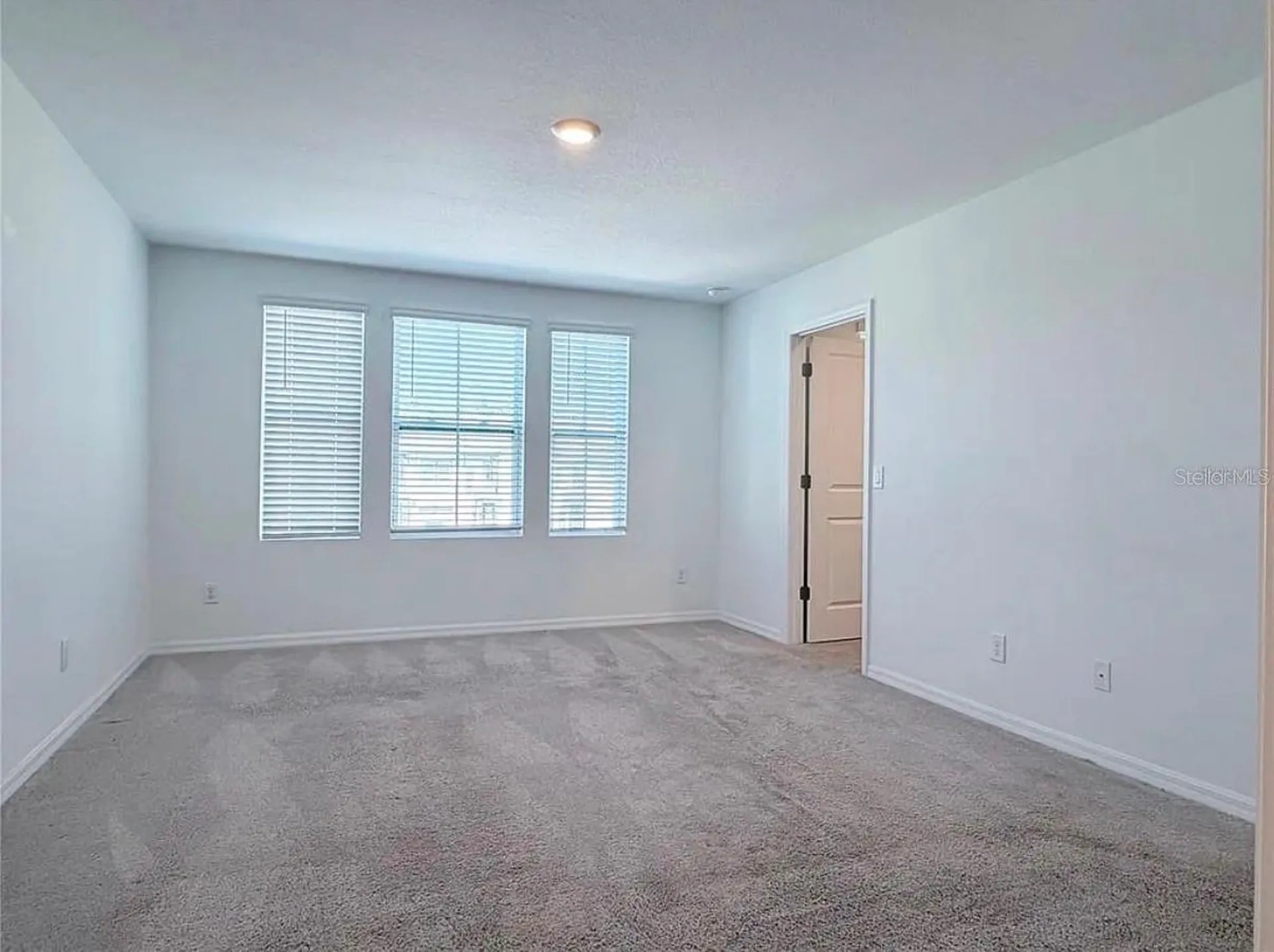 1542 Discovery Street Davenport FL 33896