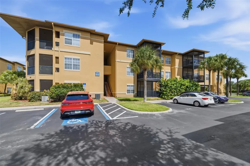 4323 Bayside Village Drive Tampa FL 33615