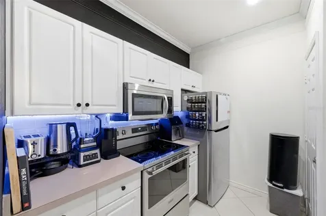 4323 Bayside Village Drive Tampa FL 33615