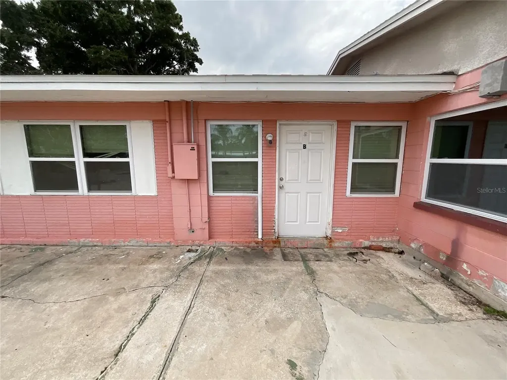 2117 Calusa Trail Holiday FL 34690