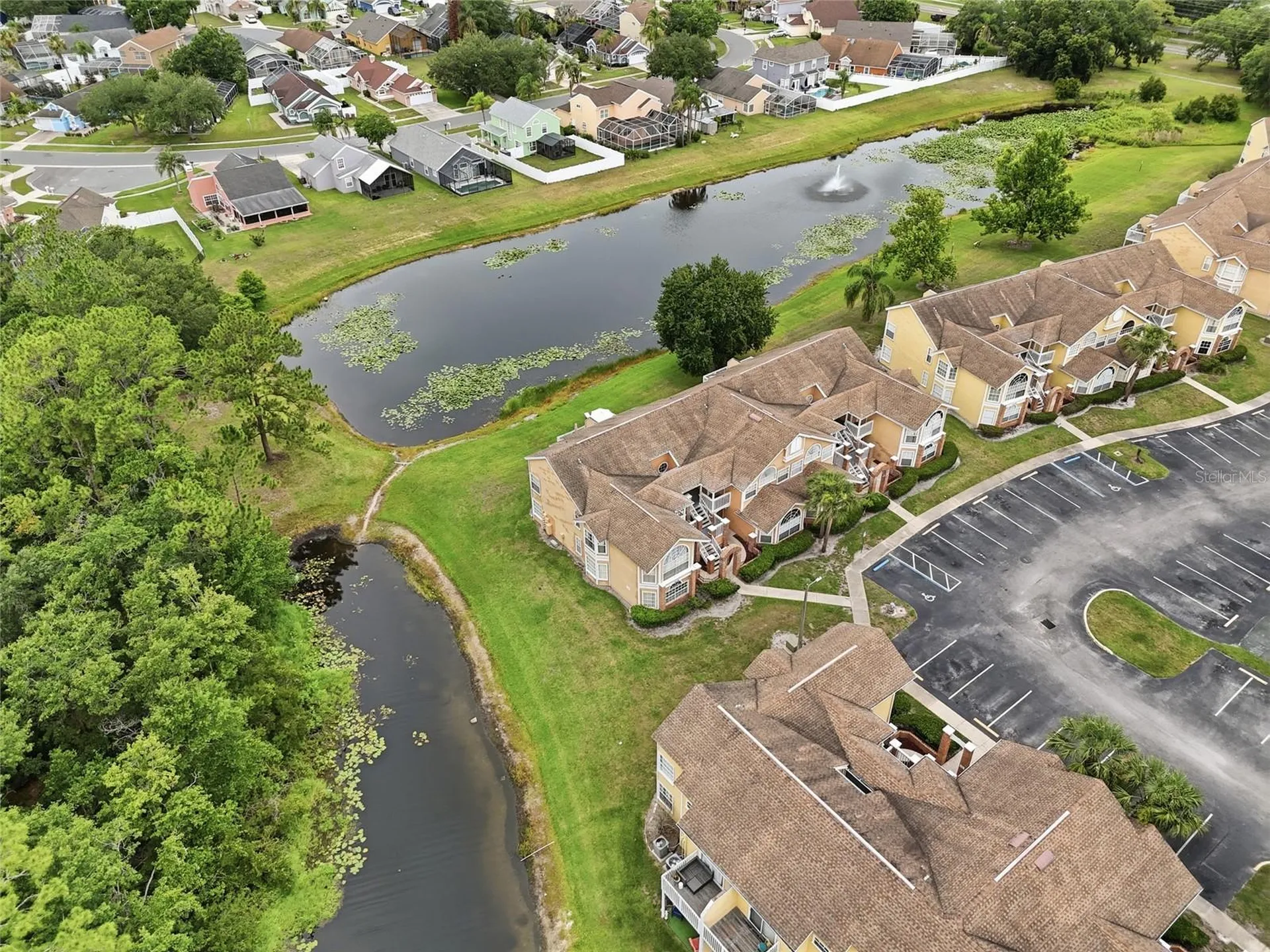 2474 Sweetwater Club Circle Kissimmee FL 34746