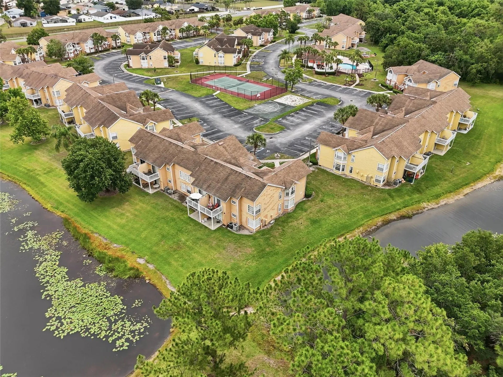 2474 Sweetwater Club Circle Kissimmee FL 34746