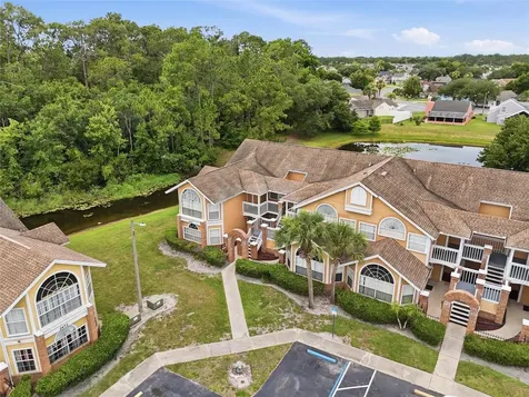 2474 Sweetwater Club Circle Kissimmee FL 34746