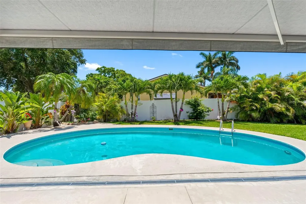 7992 Bayshore Drive Seminole FL 33776