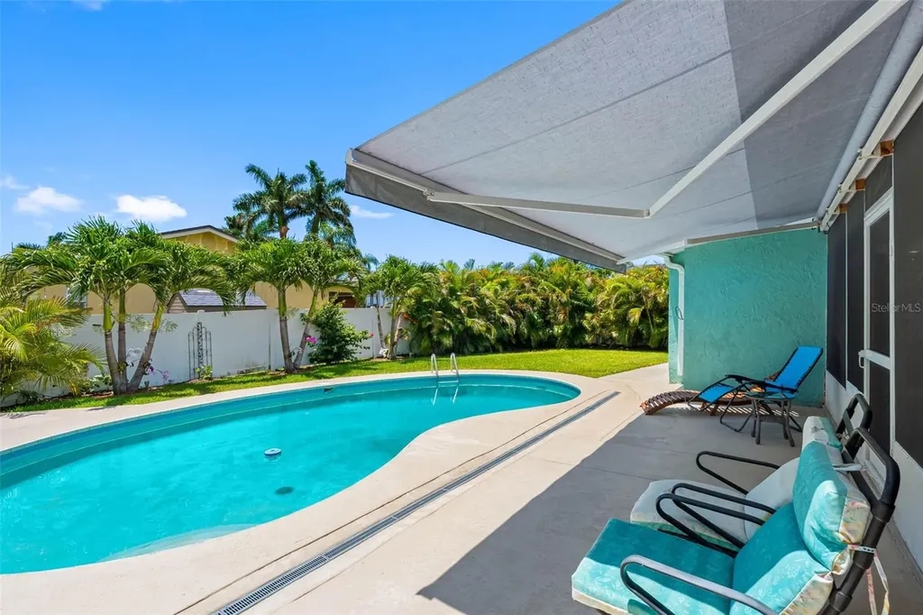 7992 Bayshore Drive Seminole FL 33776