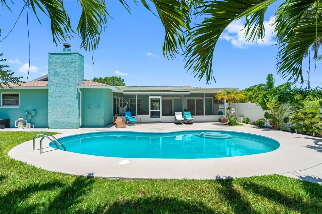 7992 Bayshore Drive Seminole FL 33776