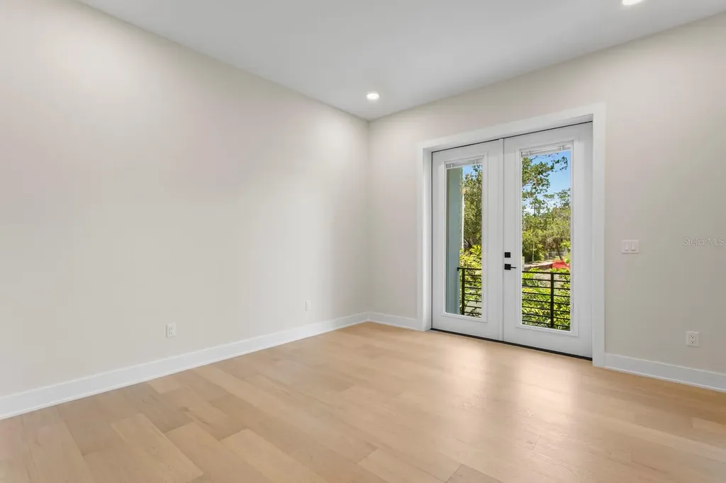 5021 W Leona Street Tampa FL 33629