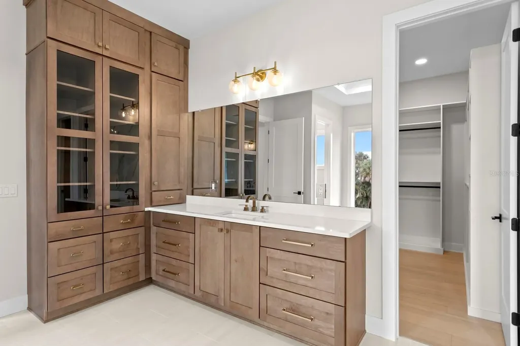 5021 W Leona Street Tampa FL 33629