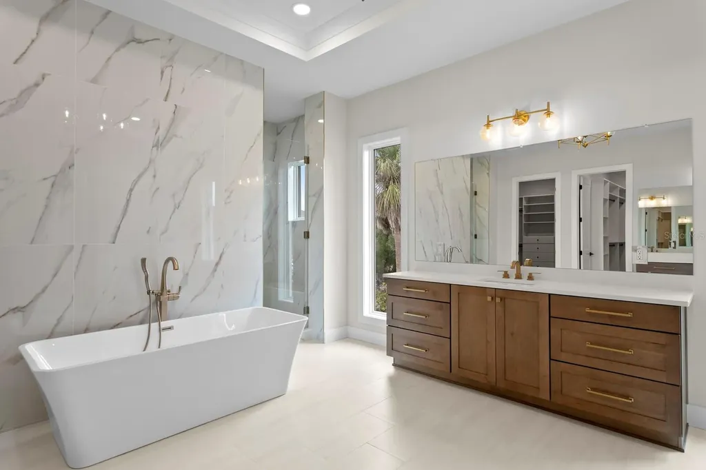 5021 W Leona Street Tampa FL 33629
