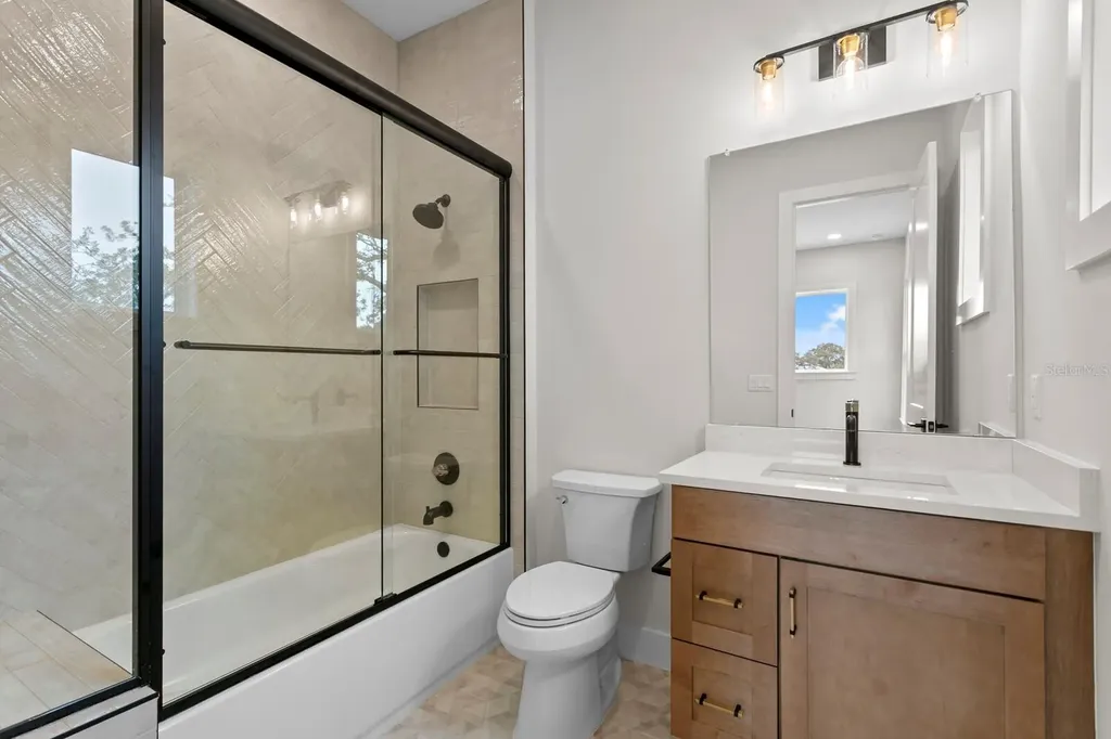 5021 W Leona Street Tampa FL 33629
