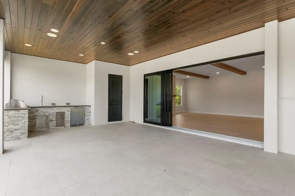 5021 W Leona Street Tampa FL 33629