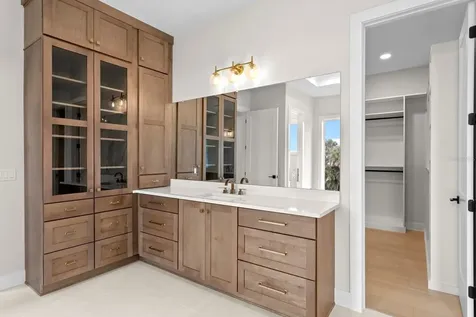 5021 W Leona Street Tampa FL 33629